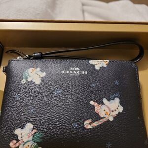 NIB Coach Leather Wristlet with 2 Charms